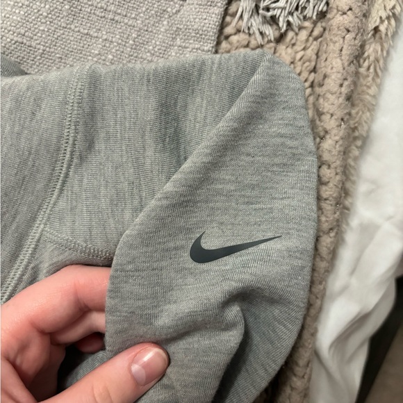 Nike pullover - Picture 2 of 6
